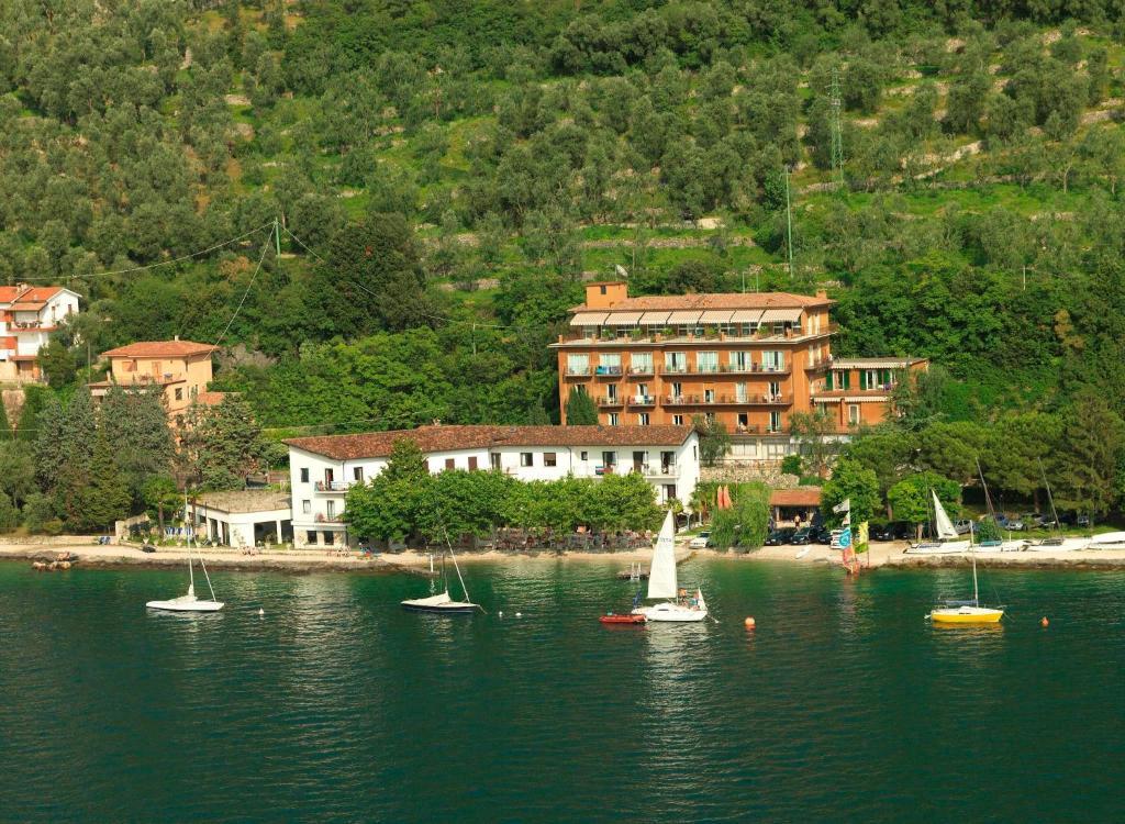 Hotel Nike Brenzone sul Garda Zewnętrze zdjęcie