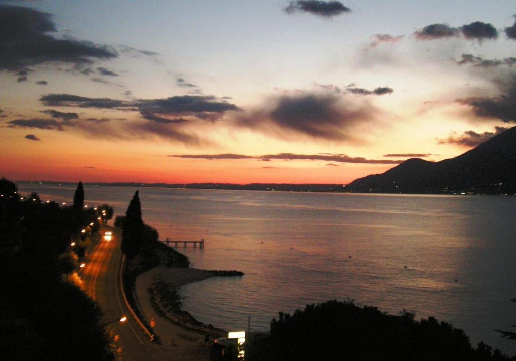 Hotel Nike Brenzone sul Garda Zewnętrze zdjęcie
