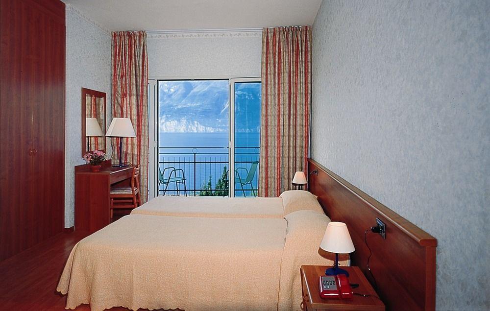 Hotel Nike Brenzone sul Garda Zewnętrze zdjęcie