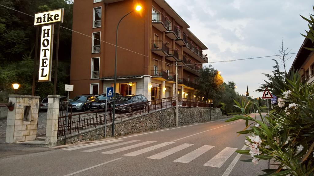 Hotel Nike Brenzone sul Garda Zewnętrze zdjęcie